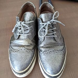 Wishbone glitter creepers